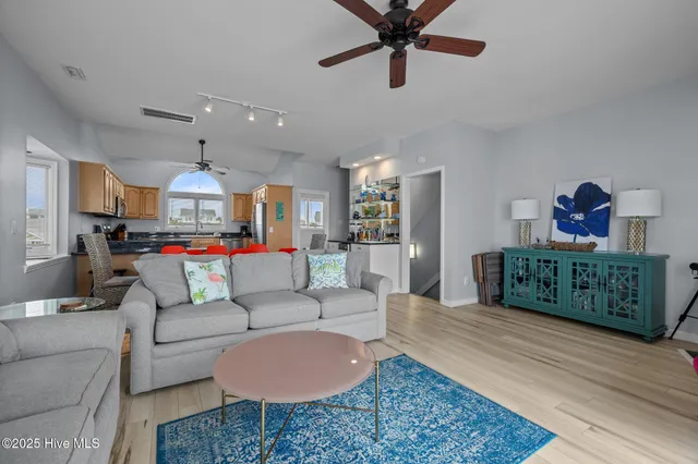 $2,685,000 | 3903 Ocean Drive, Emerald Isle, NC 28594