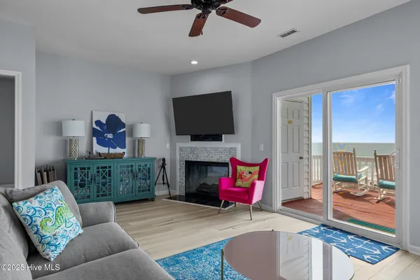 $2,590,000 | 3903 Ocean Drive, Emerald Isle, NC 28594