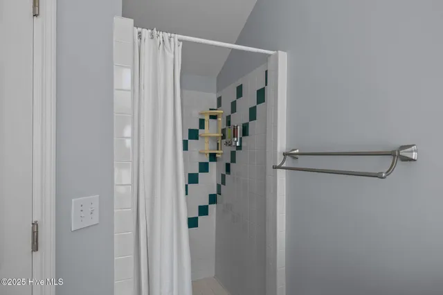 $2,685,000 | 3903 Ocean Drive, Emerald Isle, NC 28594