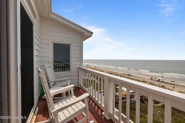 $2,590,000 | 3903 Ocean Drive, Emerald Isle, NC 28594