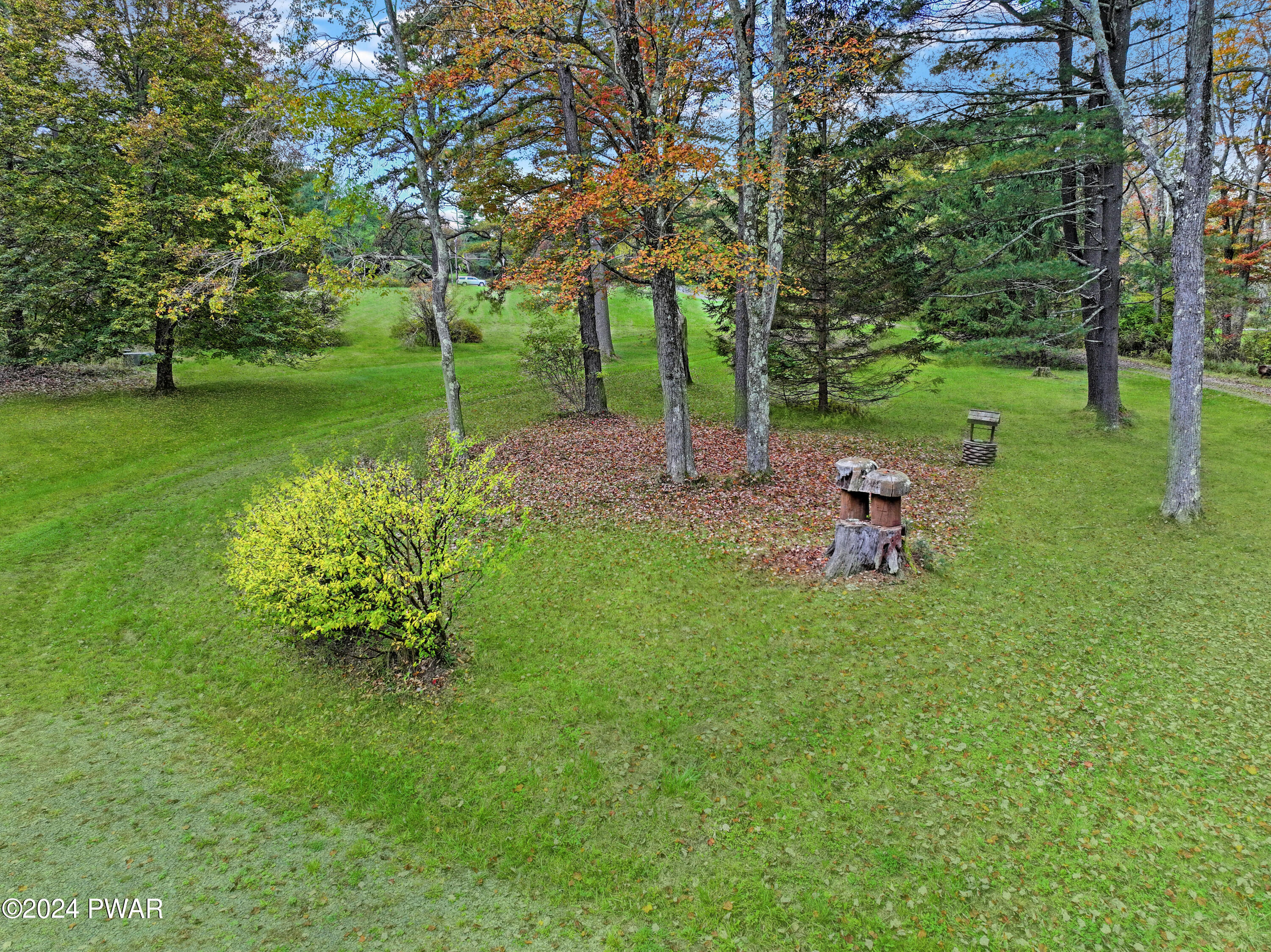 189 Rt 590 Greeley, PA 18425 - Photo 7 of 42