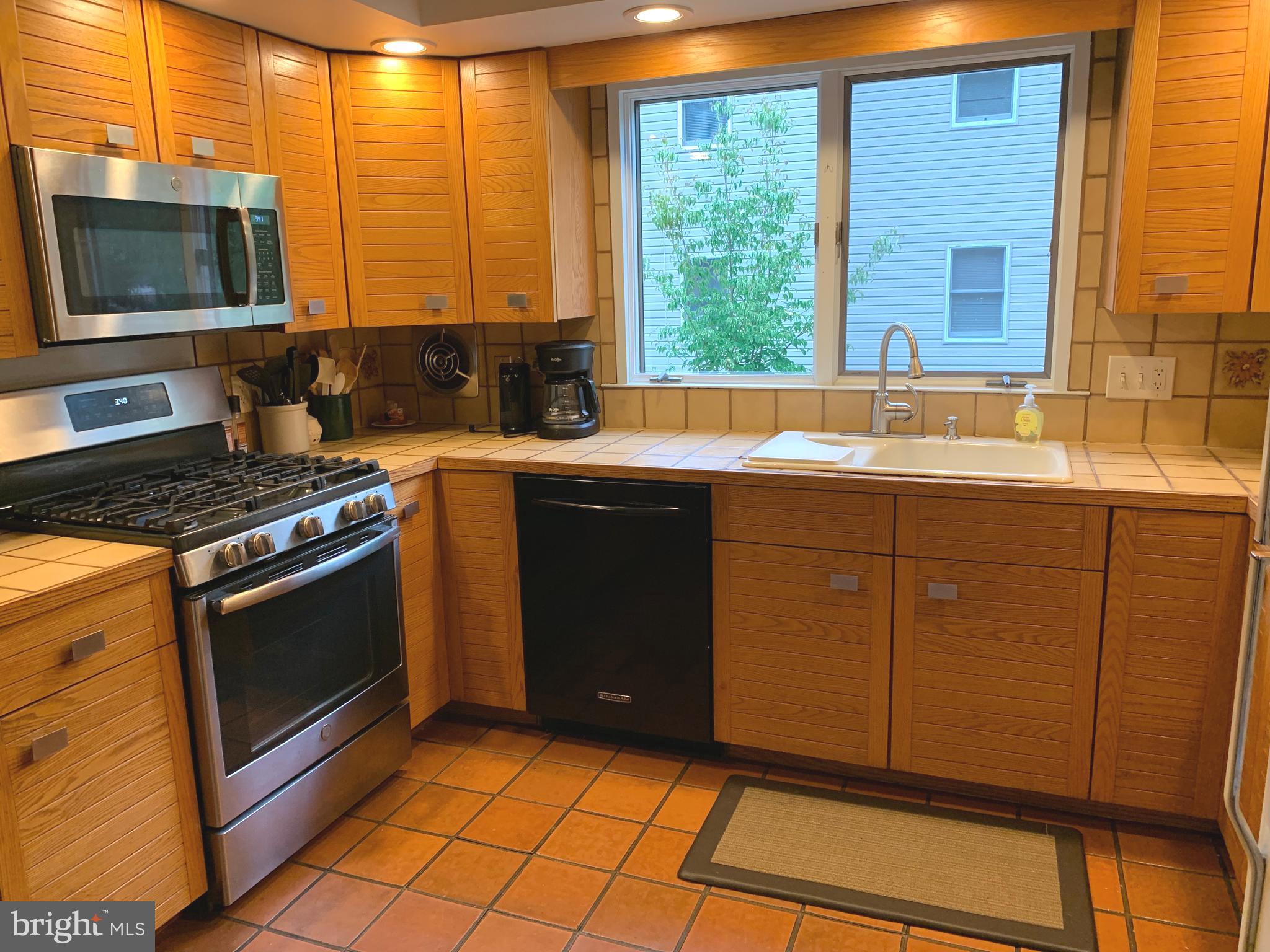 213 Cowbell Road Willow Grove, PA 19090 - Photo 7 of 21 Gallery Image 7