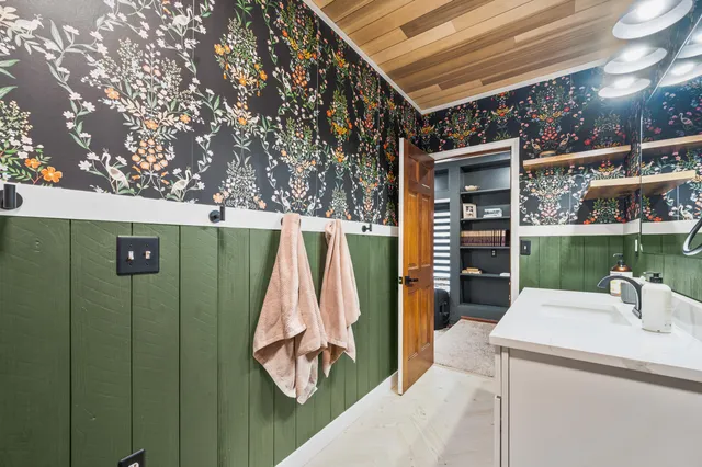 $530,000 | 20616 Madison Avenue, Big Rapids, MI 49307