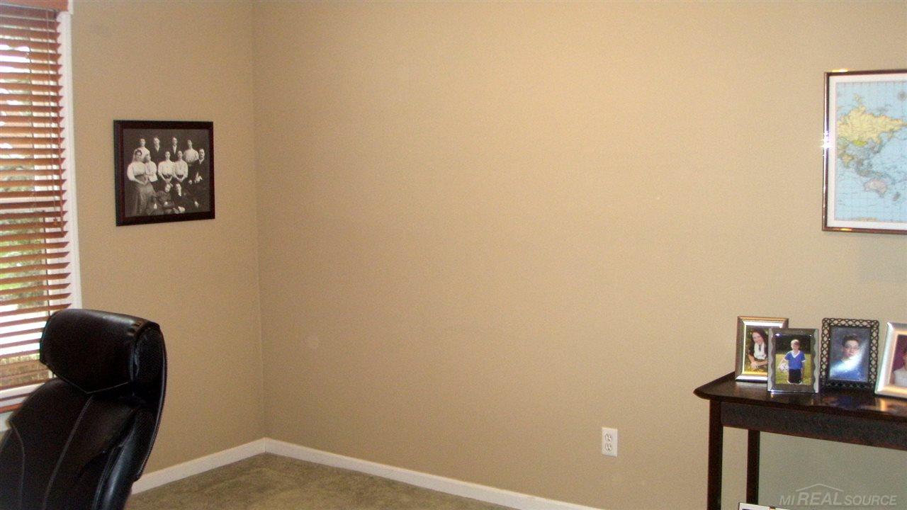 2181 Clinton View Circle Rochester Hills, MI 48309 - Photo 13 of 33