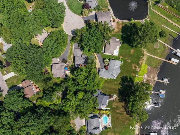 $925,000 | 46 Counts Cove Court, Holland, MI 49424