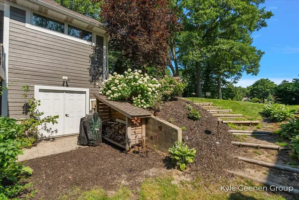 $925,000 | 46 Counts Cove Court, Holland, MI 49424