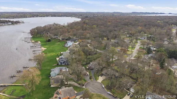 $925,000 | 46 Counts Cove Court, Holland, MI 49424