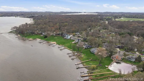 $925,000 | 46 Counts Cove Court, Holland, MI 49424