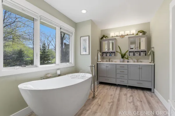 $925,000 | 46 Counts Cove Court, Holland, MI 49424