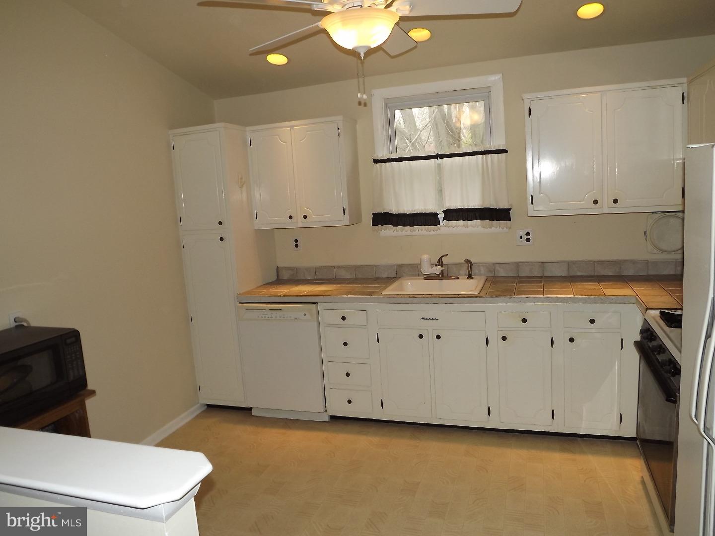 3601 Chesterfield Road Philadelphia, PA 19114 - Photo 8 of 24 Gallery Image 8