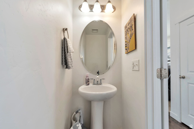 253 Quartz Road Tooele, UT 84074 - Photo 5 of 33
