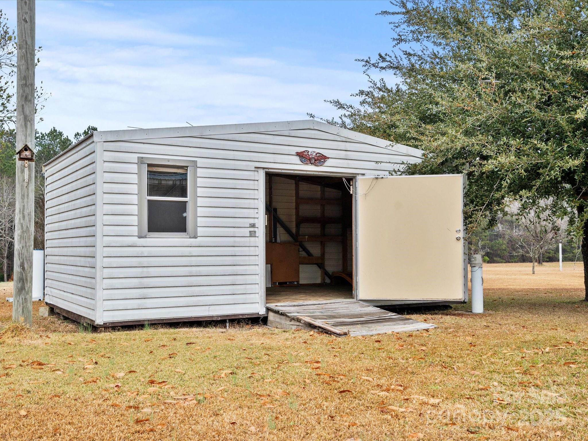 3231 Rocky Ridge Road Wallace, SC 29596 - Photo 30 of 35 a view of a garage