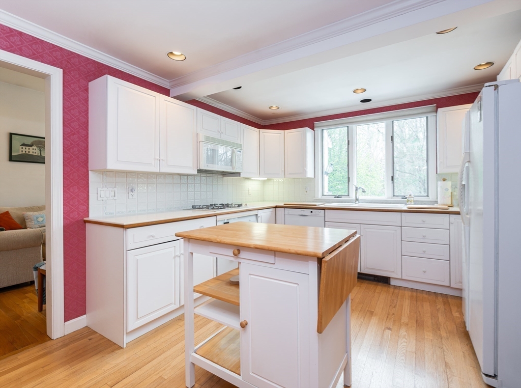 35 Hoyt Road Haverhill, MA 01835 - Photo 8 of 37 Gallery Image 8
