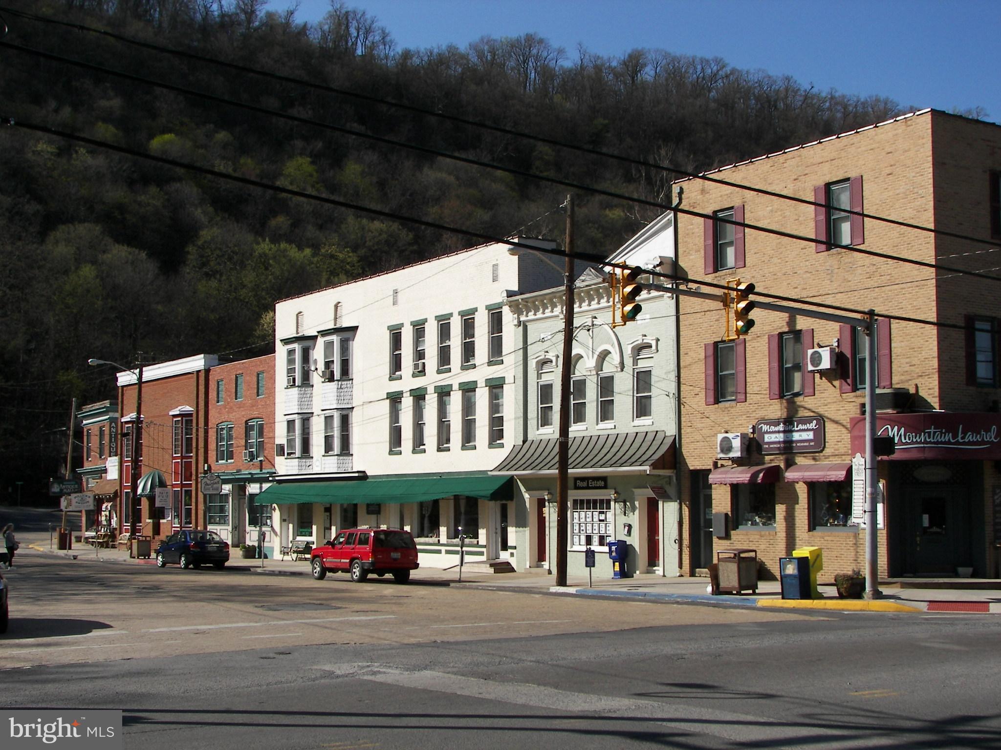 15 Touchdown Alley Berkeley Springs, WV 25411 - Photo 30 of 30 Lots of unique shops~ 5min walk