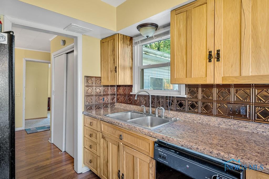 5936 Bay Shore Road Oregon, OH 43616 - Photo 10 of 26 Gallery Image 10
