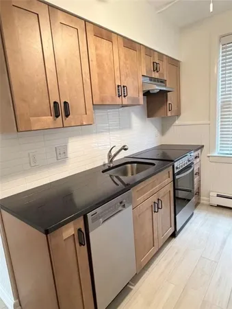 $1,900 | 140 Humboldt Avenue, Unit 8, Providence, RI 02906