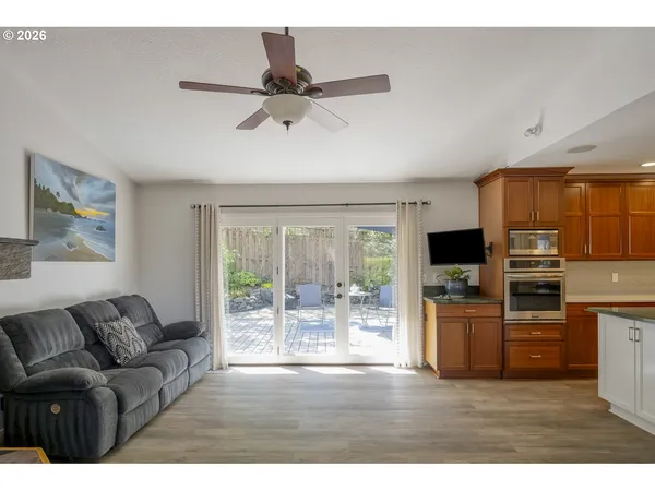 $635,000 | 17295 Hanneman Court, Gladstone, OR 97027