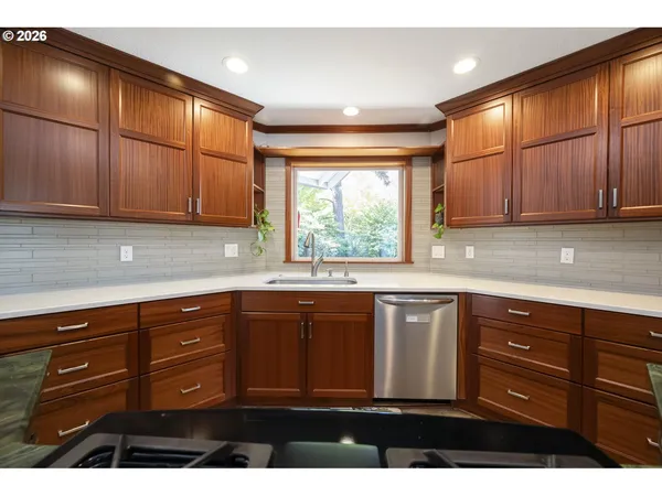 $635,000 | 17295 Hanneman Court, Gladstone, OR 97027