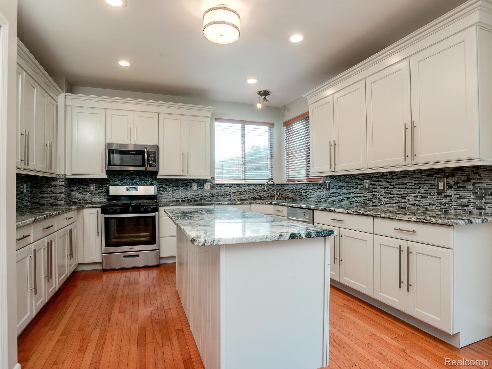 30727 Bradmore Road Warren, MI 48092 - Photo 7 of 29 30727 Bradmore Rd Warren MI-017-017-30727 BRADMORE Road Warren-MLS_Size.jpg