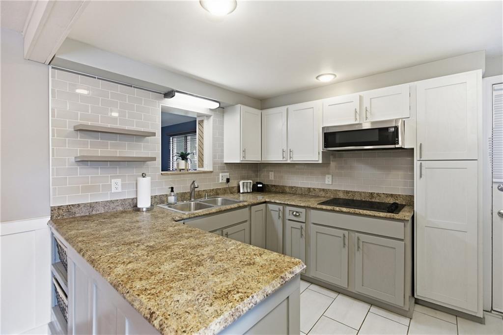 1801 McCully Road Pittsburgh, PA 15234 - Photo 9 of 44 Gallery Image 9