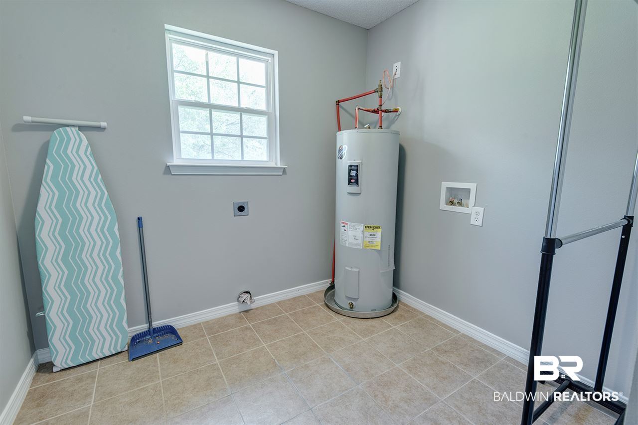 12725 White Road Bay Minette, AL 36507 - Photo 20 of 22 Laundry Room