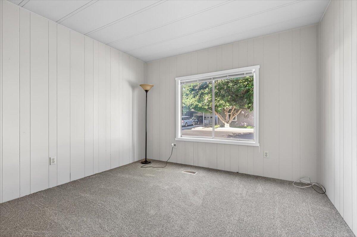 555 Freeman Road, Unit 127 Central Point, OR 97502 - Photo 19 of 32 19-19