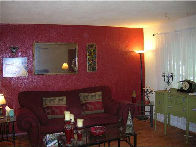 2637 Ebbie Road Indianapolis, IN 46219 - Photo 2 of 5 Gallery Image 2