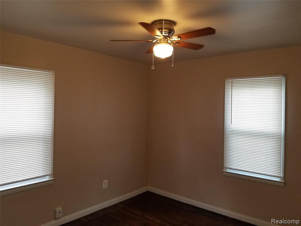 14836 Eureka Road Southgate, MI 48195 - Photo 13 of 19