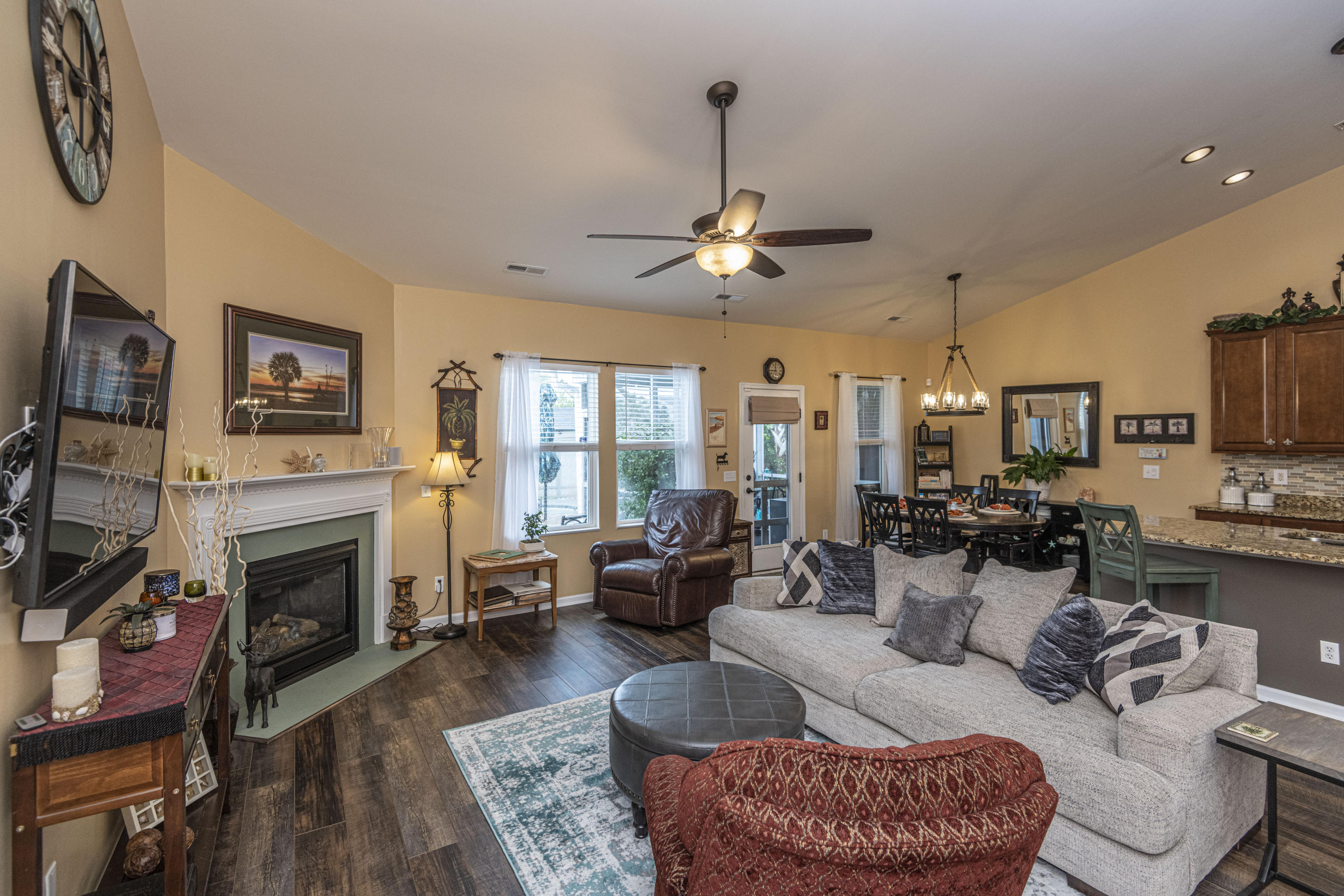 237 Decatur Drive Summerville, SC 29486 - Photo 5 of 28 DSC_5454