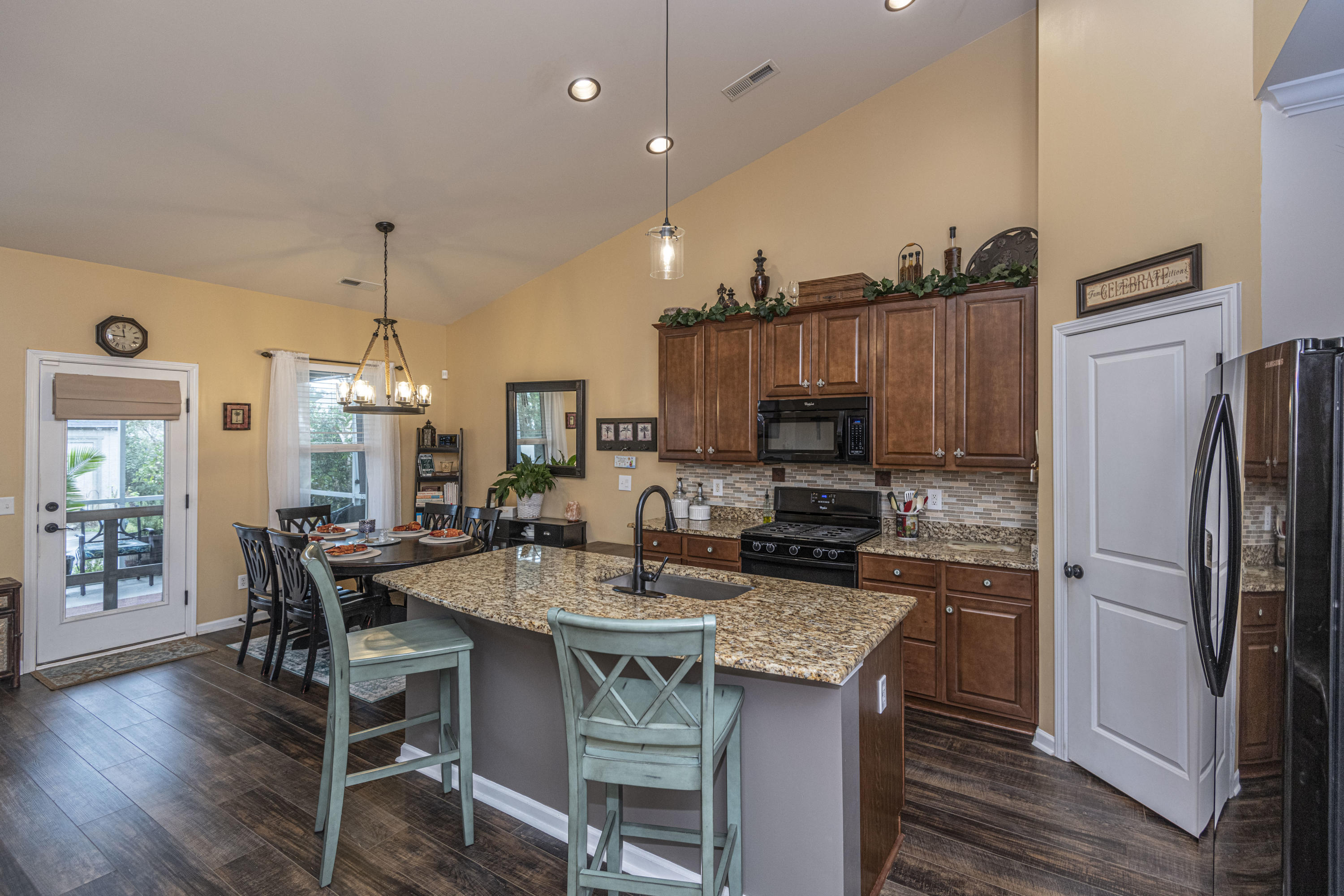 237 Decatur Drive Summerville, SC 29486 - Photo 7 of 28 DSC_5459