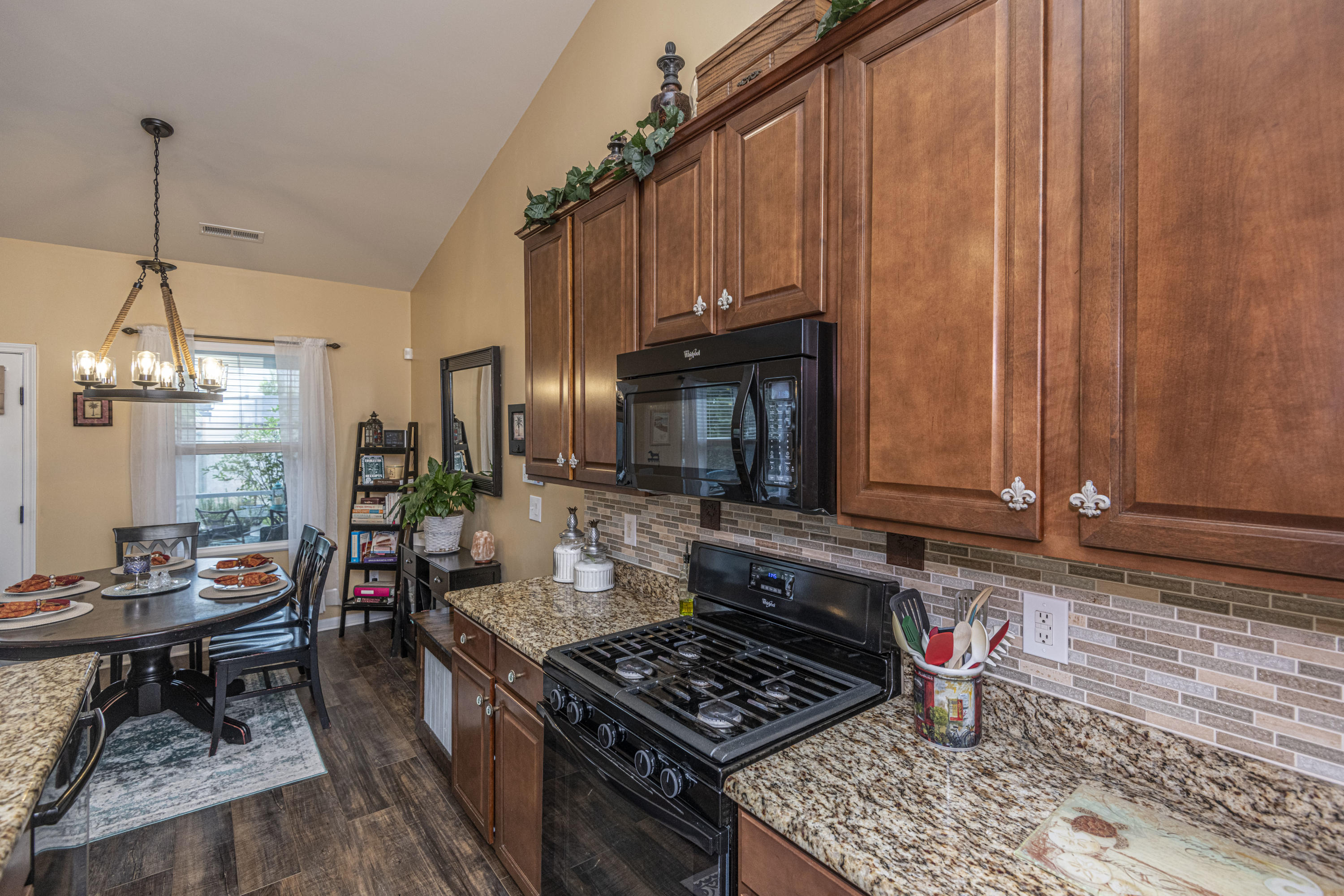 237 Decatur Drive Summerville, SC 29486 - Photo 8 of 28 DSC_5460