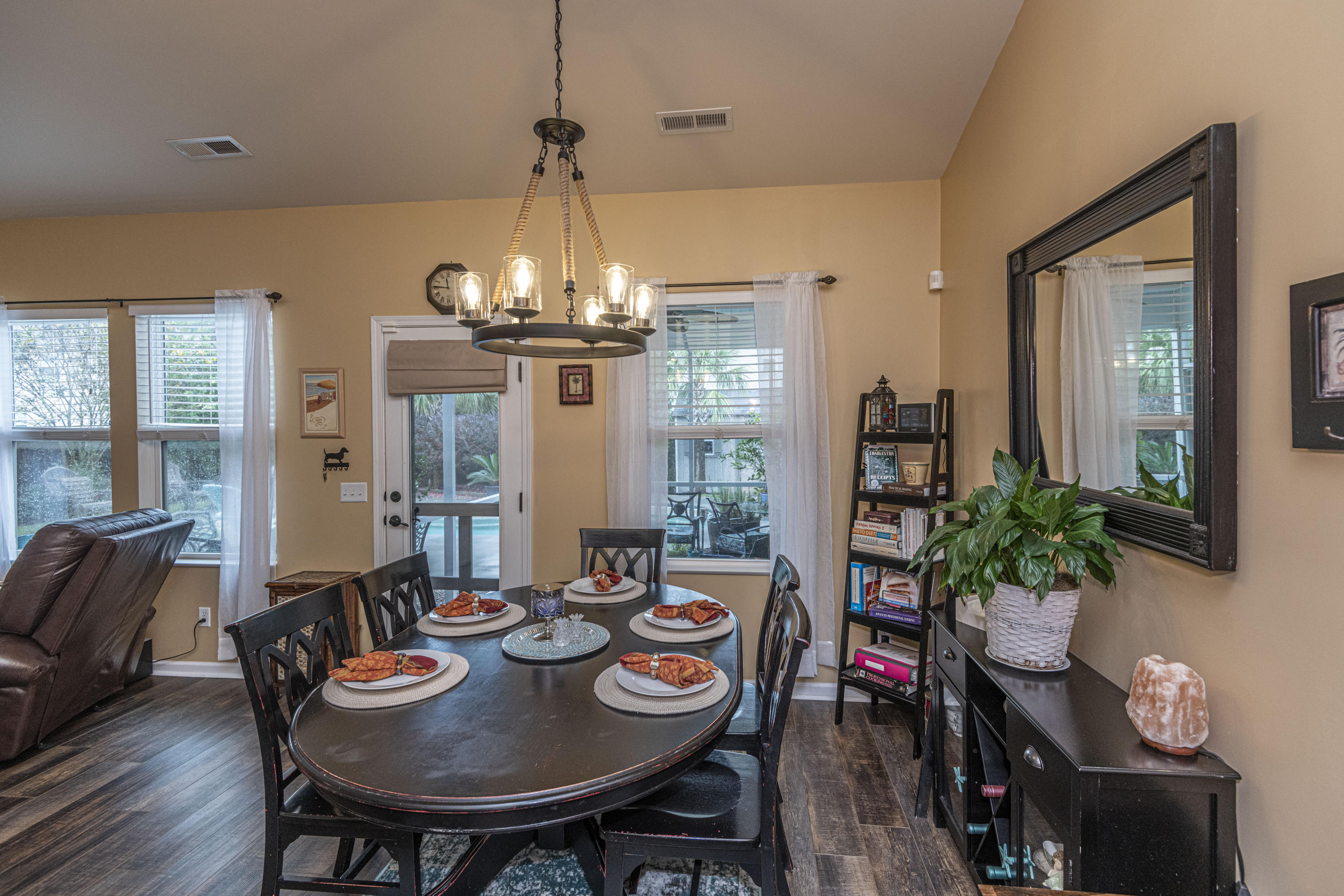 237 Decatur Drive Summerville, SC 29486 - Photo 9 of 28 DSC_5463