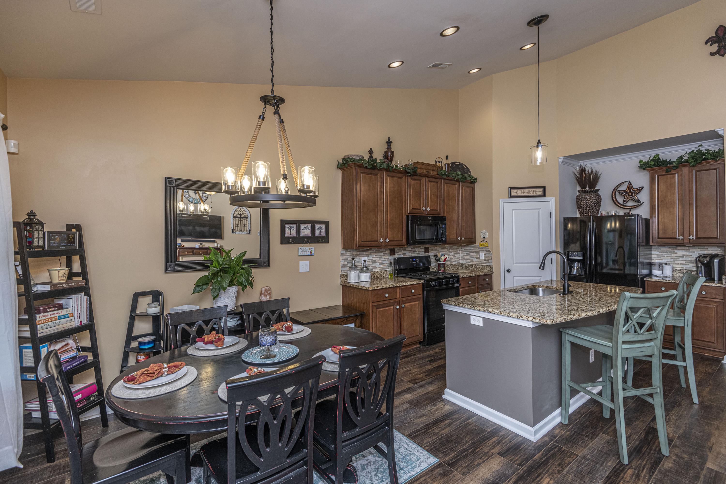 237 Decatur Drive Summerville, SC 29486 - Photo 10 of 28 DSC_5464