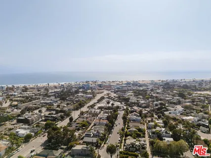 $2,495,000 | 703 Marco Place, Venice, CA 90291