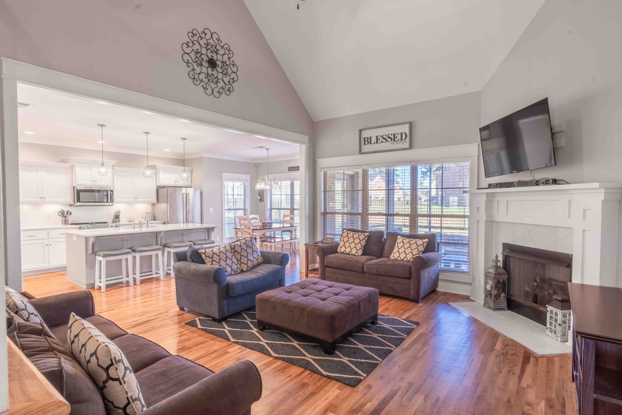 810 Stovers Glen Drive Murfreesboro, TN 37128 - Photo 4 of 21 a living room with furniture fireplace and flat screen tv
