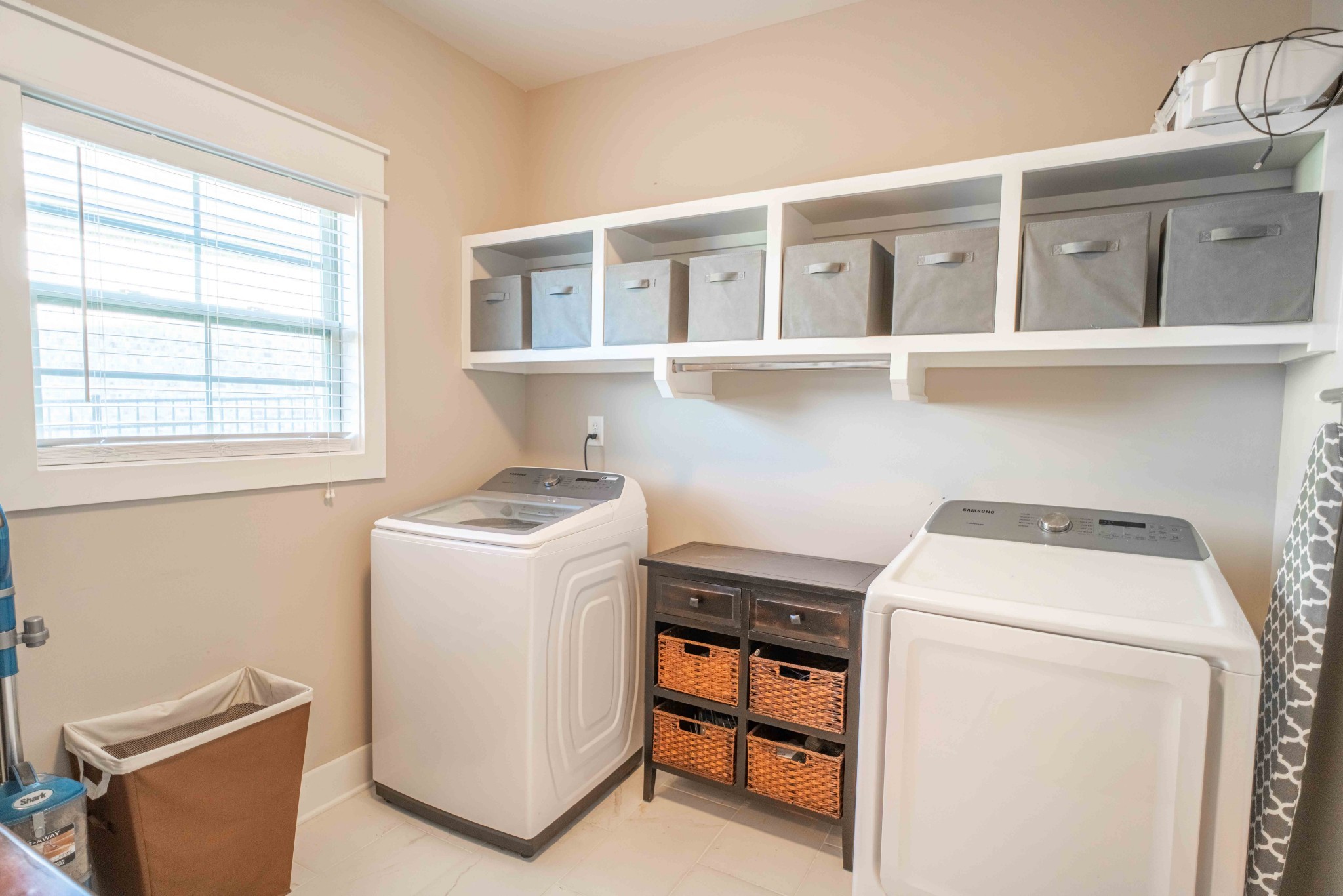 810 Stovers Glen Drive Murfreesboro, TN 37128 - Photo 8 of 21 a utility room with dryer and washer