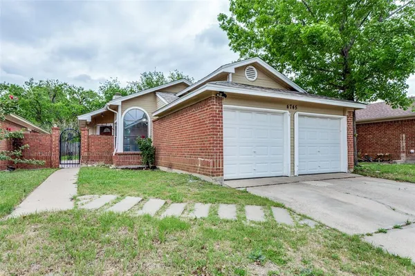 $275,000 | 4745 Poppy Drive East, Fort Worth, TX 76137