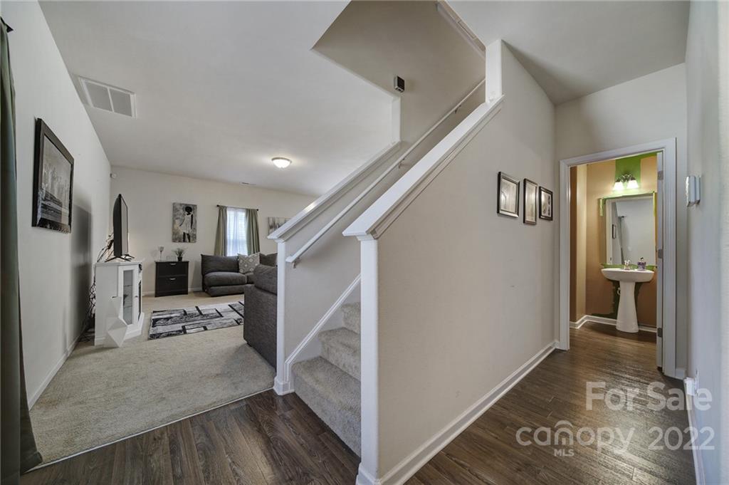 9618 Weikert Road Charlotte, NC 28215 - Photo 3 of 40 Gallery Image 3