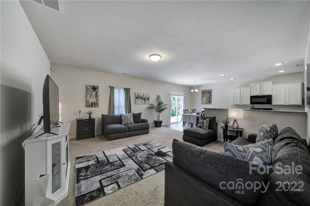 9618 Weikert Road Charlotte, NC 28215 - Photo 4 of 40 Gallery Image 4