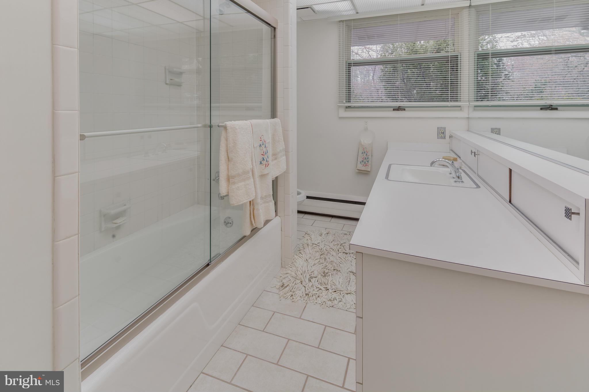 6 Springbriar Lane Baltimore, MD 21208 - Photo 15 of 29 Bath (Master)
