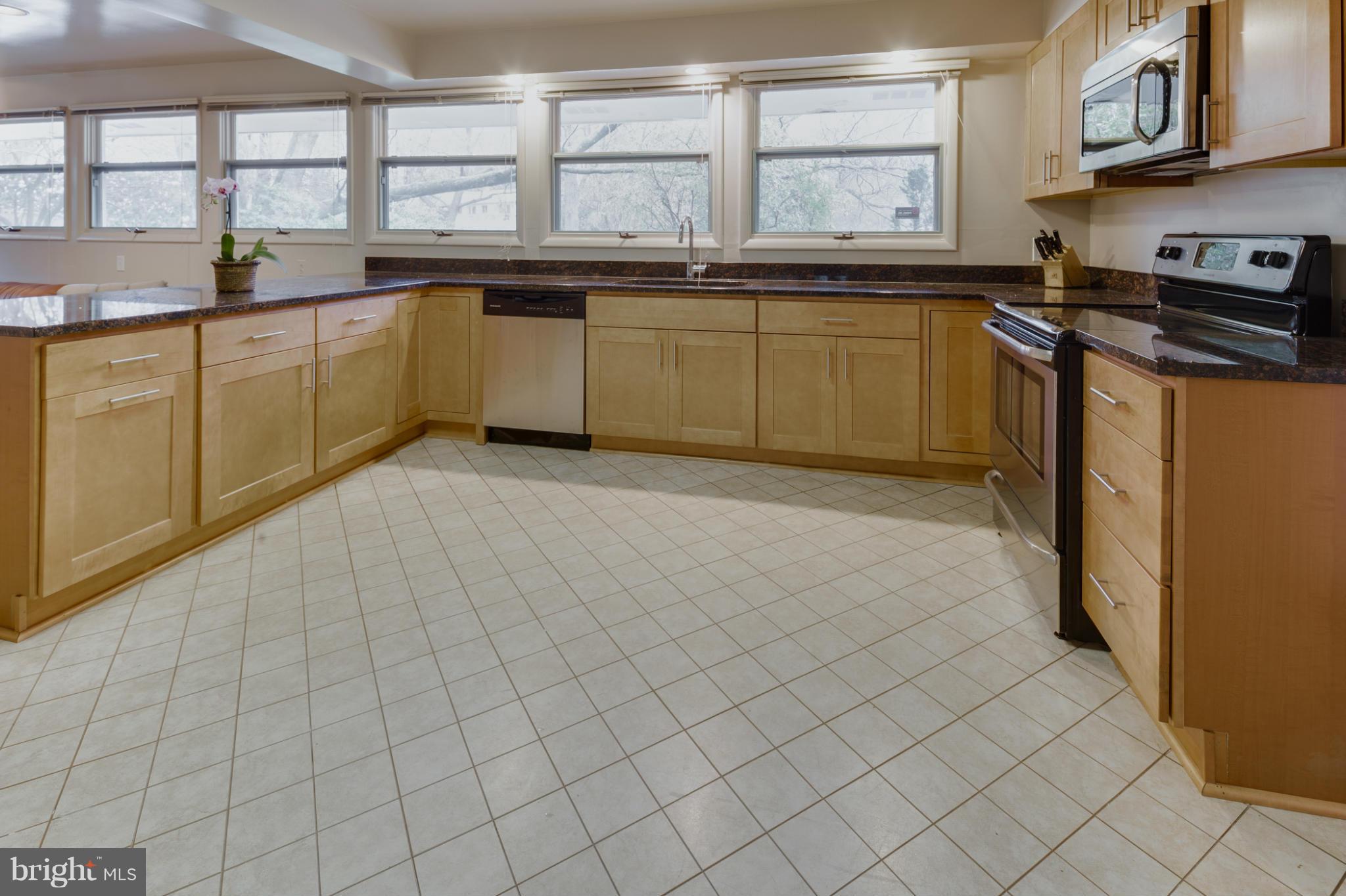 6 Springbriar Lane Baltimore, MD 21208 - Photo 9 of 29 Kitchen