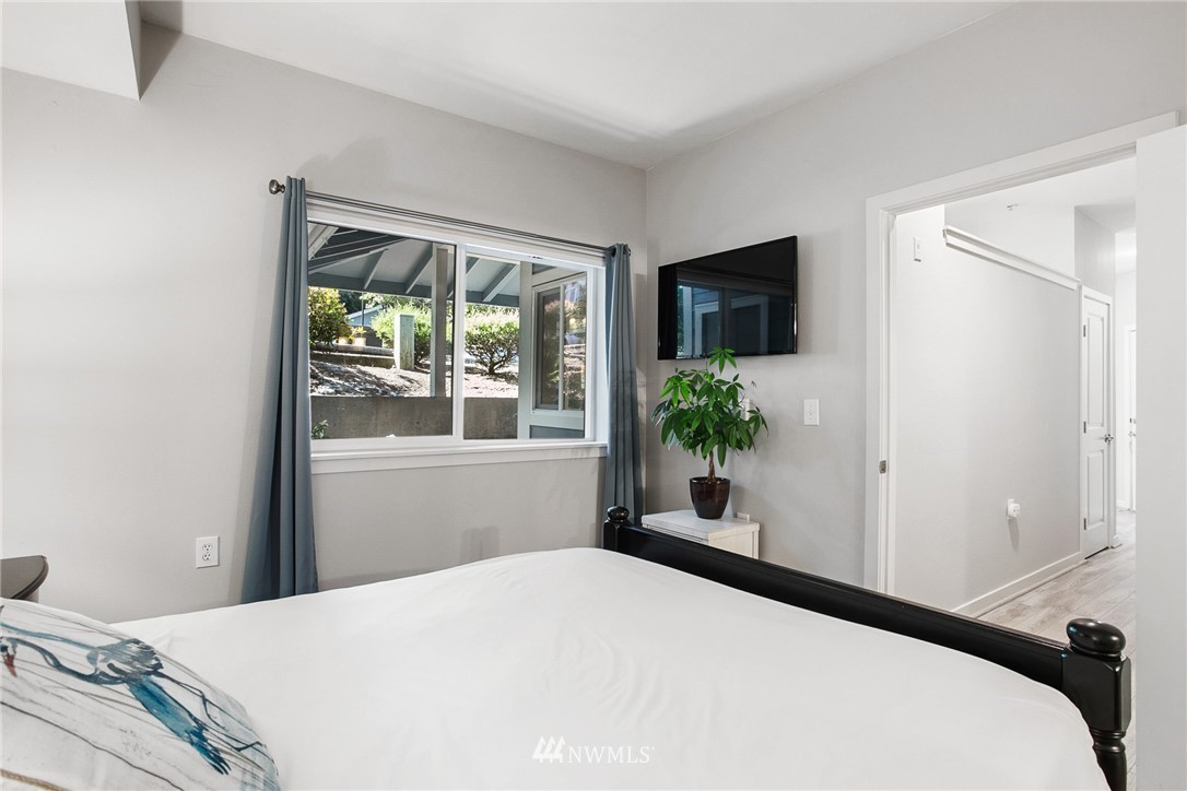 3926 243rd Place Southeast, Unit H102 Bothell, WA 98021 - Photo 9 of 18