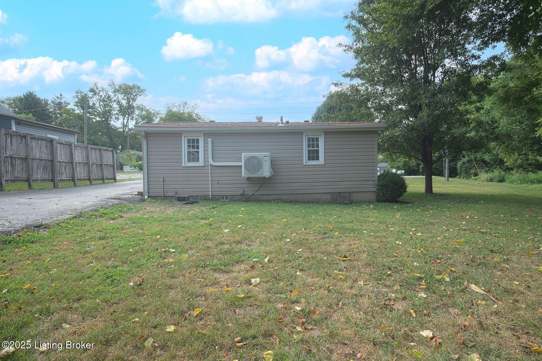 108 Center Street Lebanon Junction, KY 40150 - Photo 15 of 21 photo_online_018