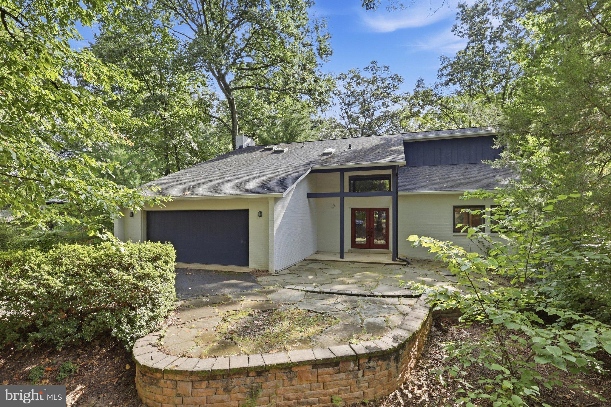 2025 Mock Orange Court Reston, VA 20191 - Photo 1 of 51 Front