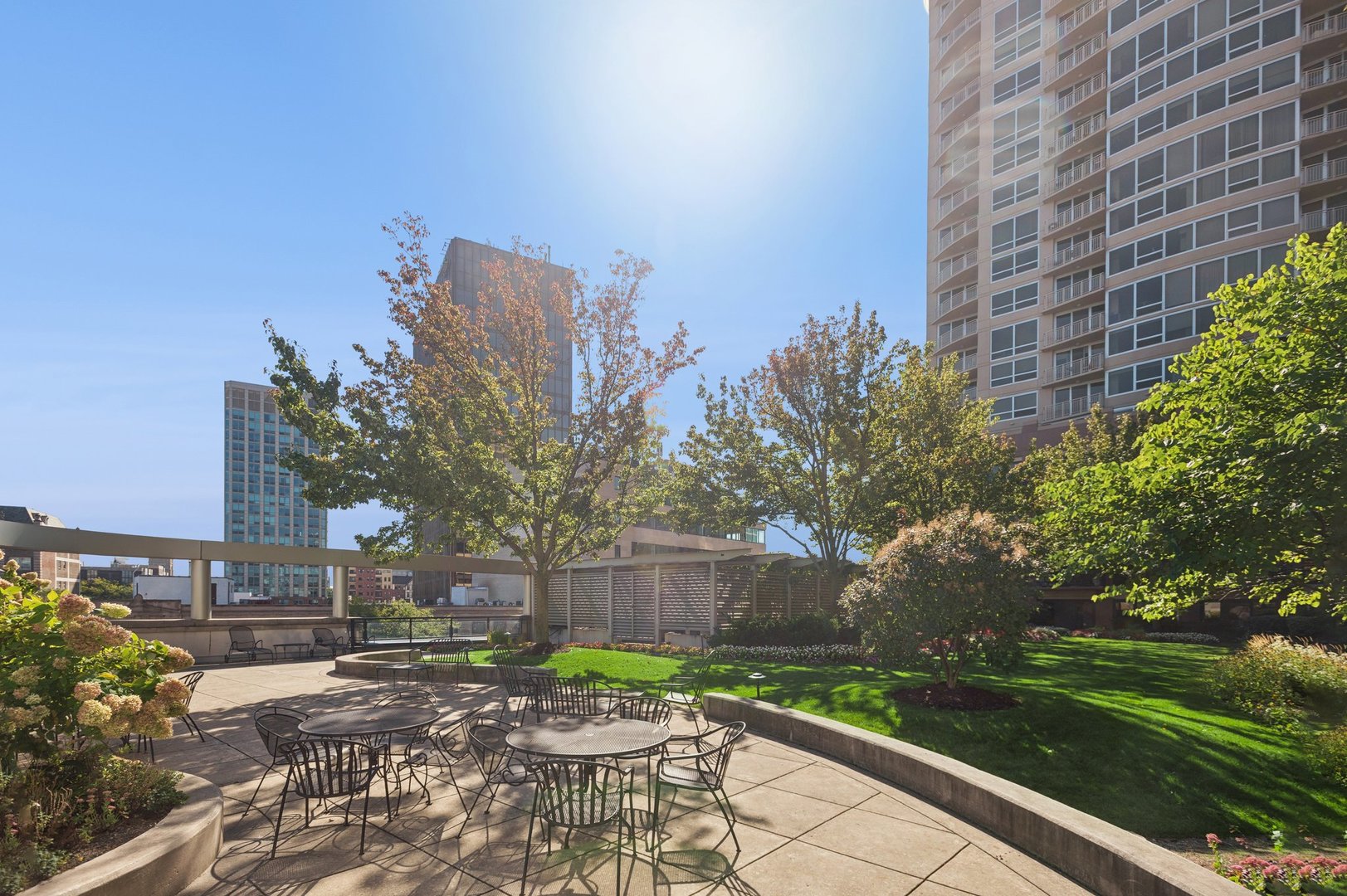 807 Davis Street, Unit 810 Evanston, IL 60201 - Photo 16 of 20