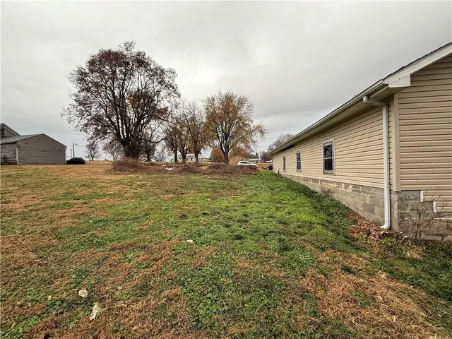 $130,000 | 114-116 West Pine Street, Waverly, MO 64096