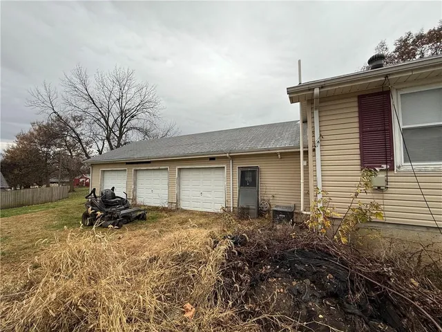 $130,000 | 114-116 West Pine Street, Waverly, MO 64096