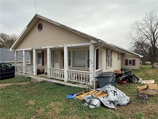 $130,000 | 114-116 West Pine Street, Waverly, MO 64096