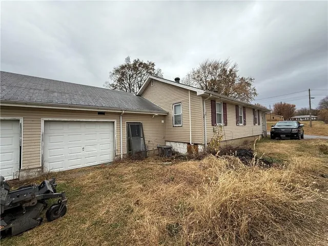 $130,000 | 114-116 West Pine Street, Waverly, MO 64096