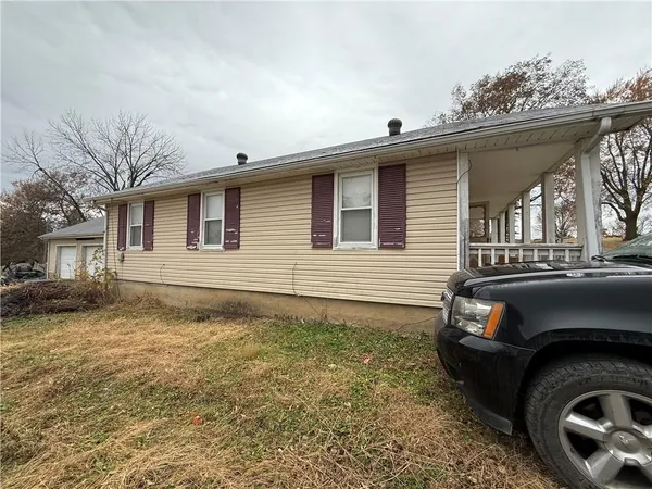 $130,000 | 114-116 West Pine Street, Waverly, MO 64096